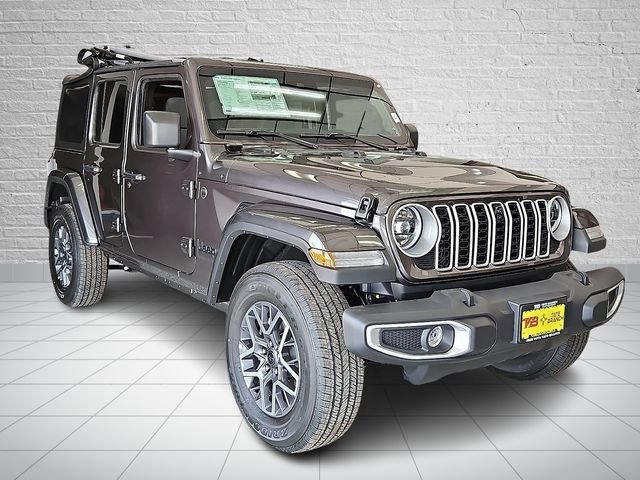 New 2025 Granite Crystal Metallic Clear-Coat Exterior Paint Jeep Sahara image 4
