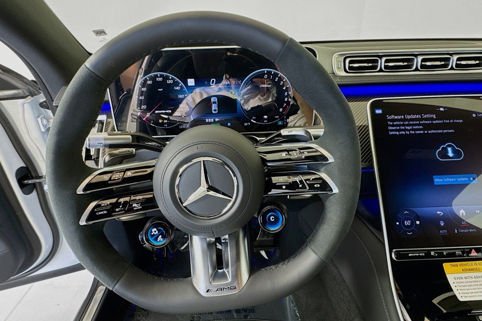 2025 Mercedes-Benz S-Class S 63 - Photo 11