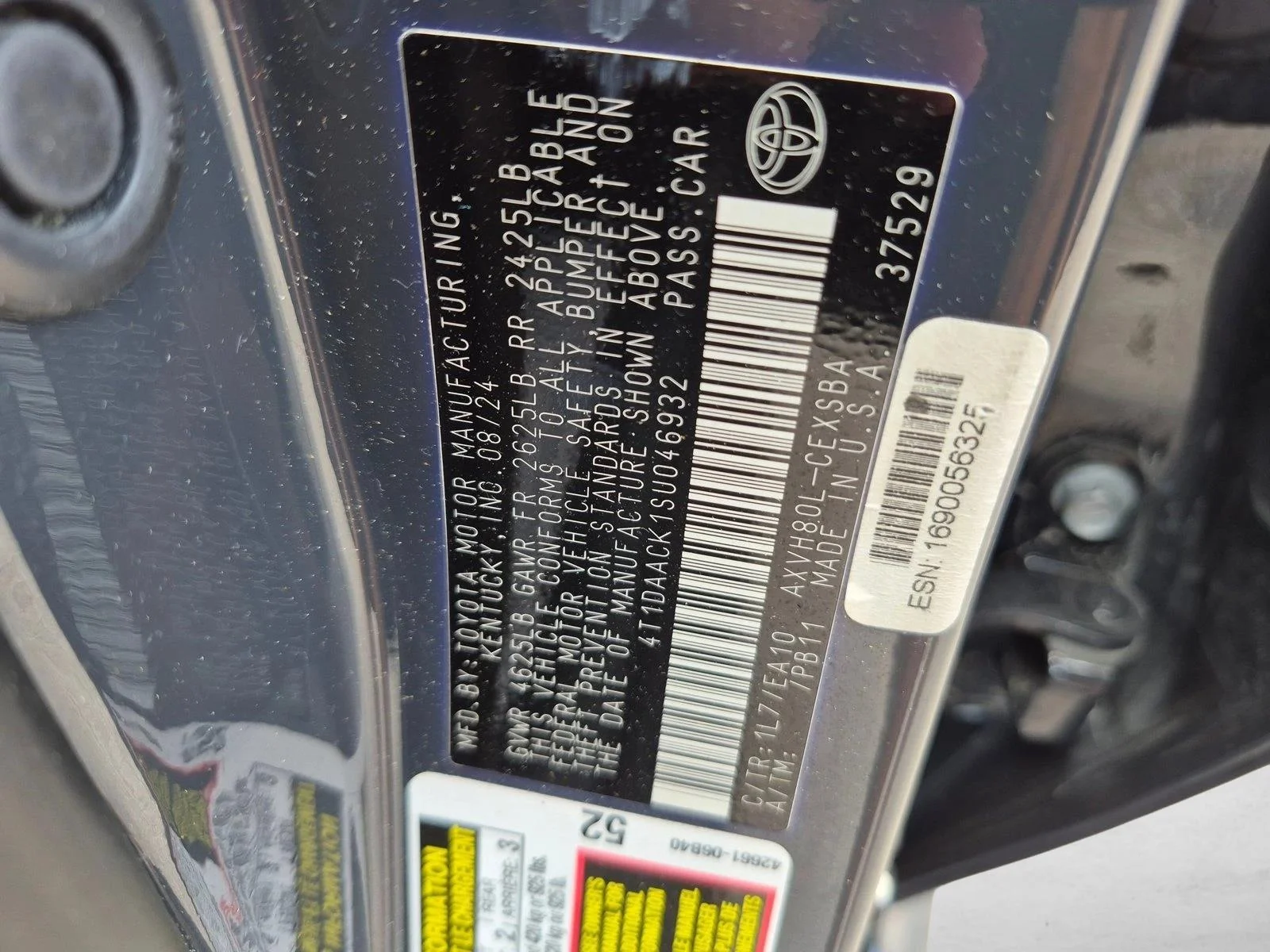 Used 2025 Underground Toyota LE image 15