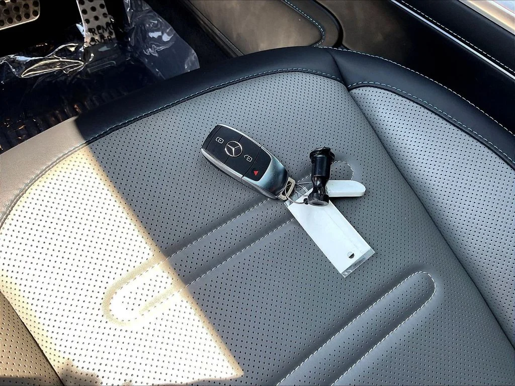 Used 2025  Mercedes-Benz G 580 image 33