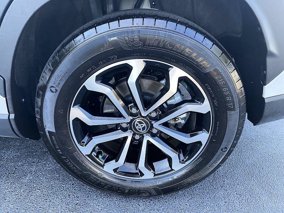 Certified Used 2026 Wind Chill Pearl Toyota Hybrid SE image 26