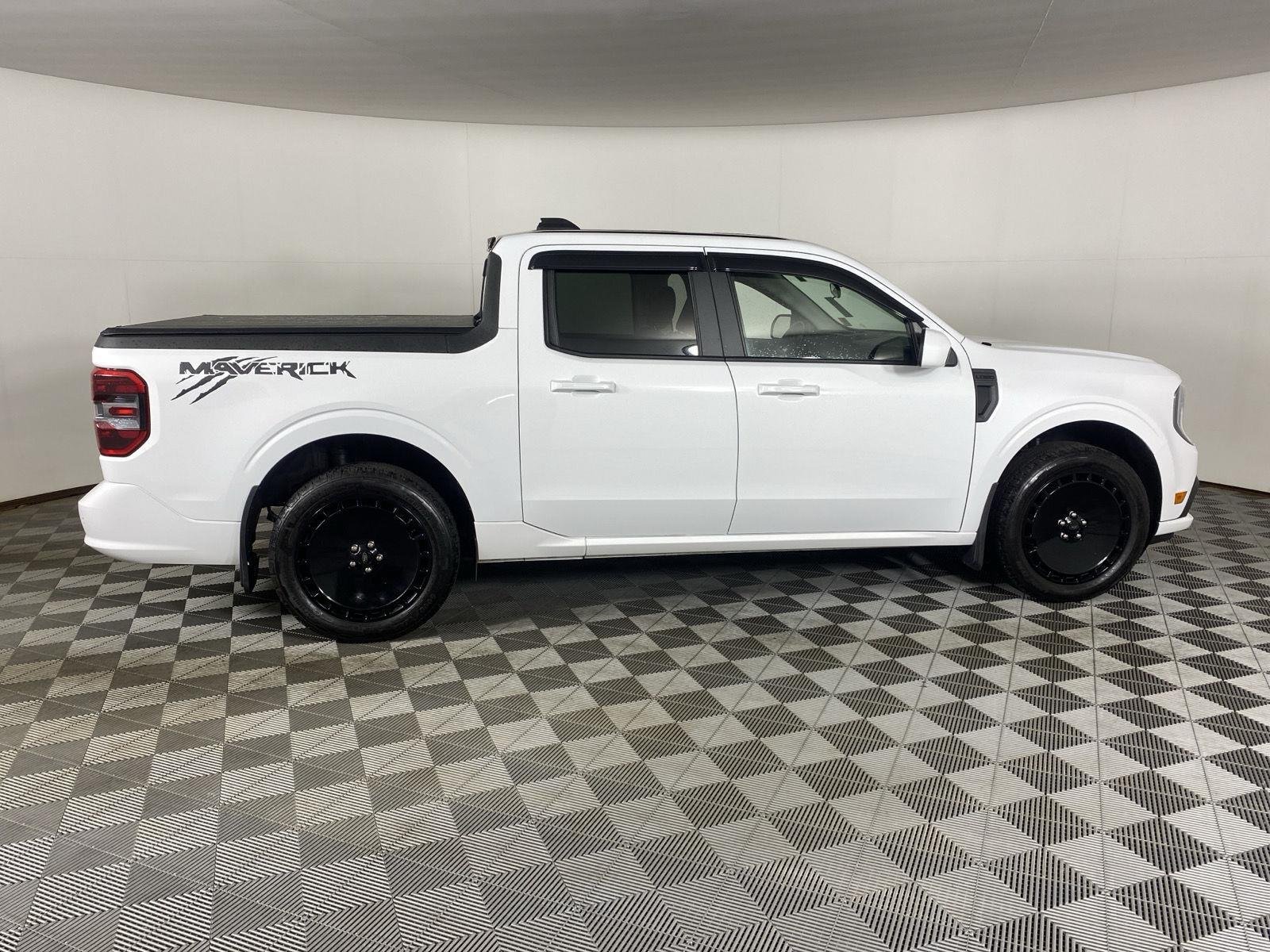 Used 2025 Oxford White Ford Lobo image 18