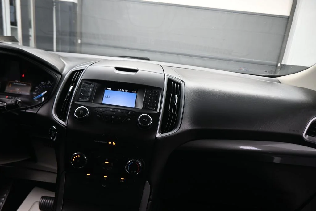 Used 2019 Silver Ford SE image 44
