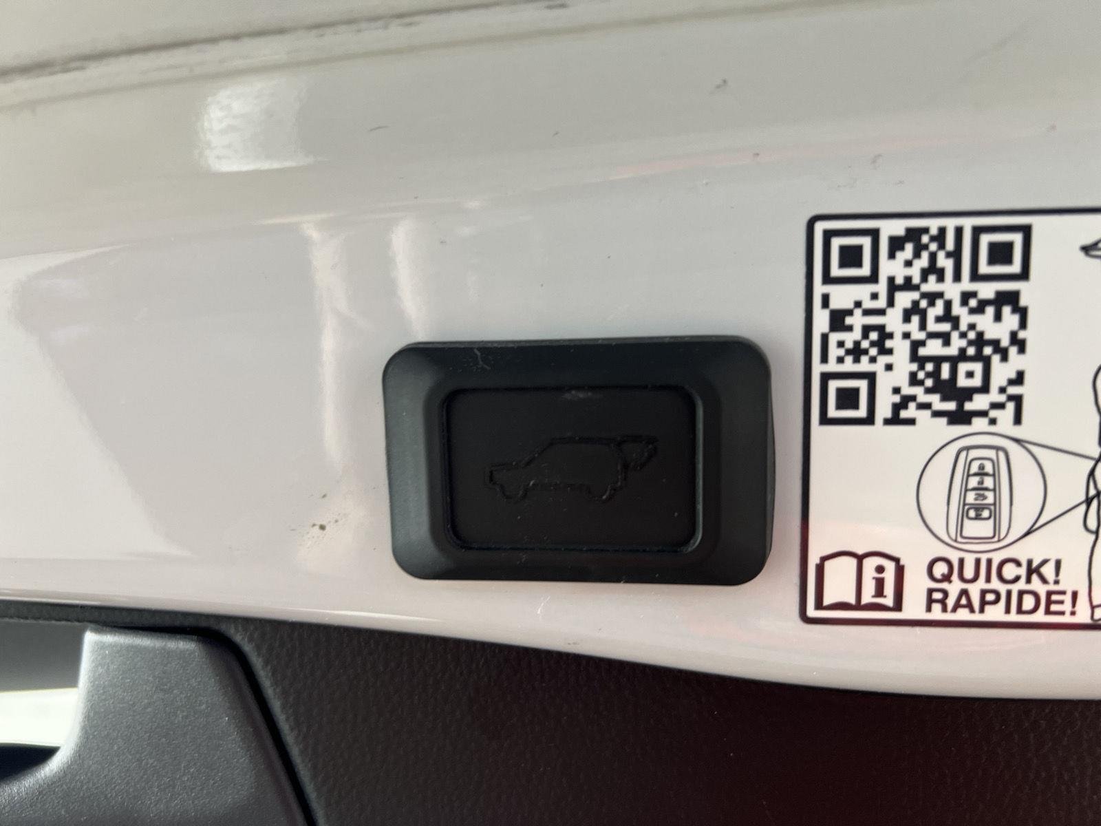 Used 2024 Wind Chill Pearl Toyota Limited image 12