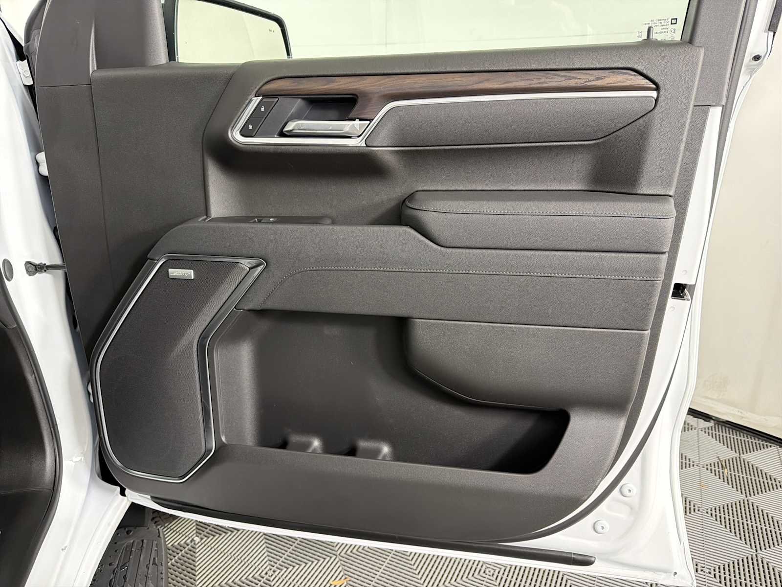 2026 GMC Sierra 1500 SLT - Photo 12