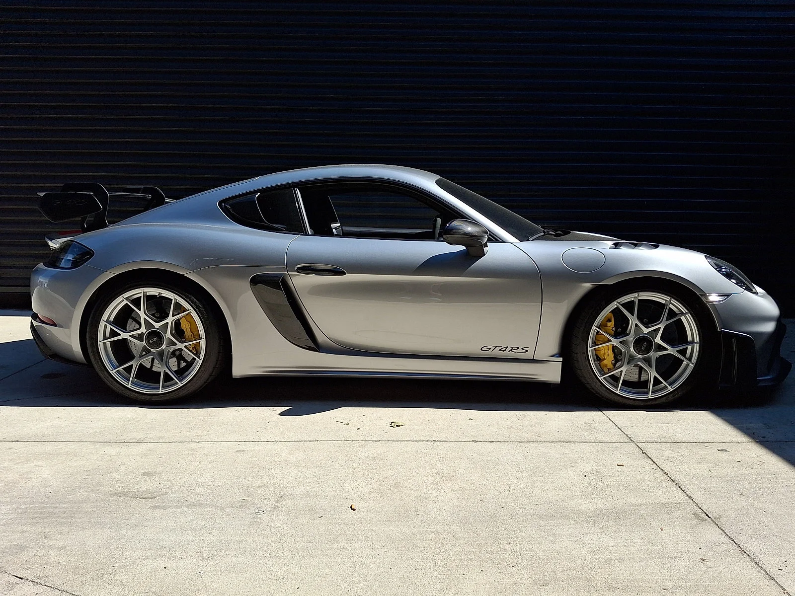 Used 2024 Gt Silver Metallic   U2 Porsche GT4 RS image 8