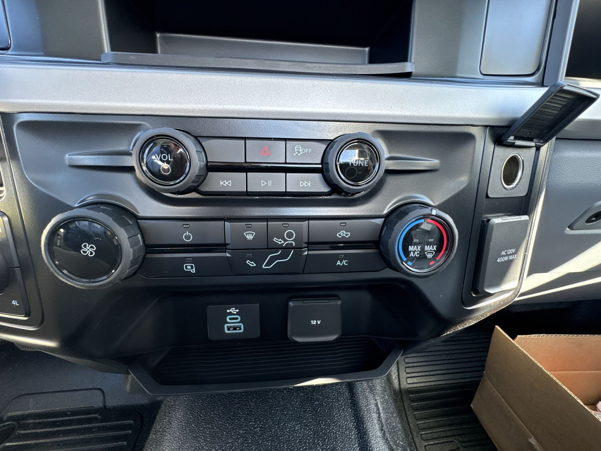 New 2026 Oxford White Ford F-350® XL image 12