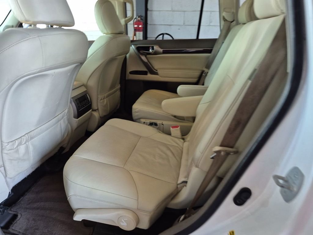 2017 Lexus GX Base - Photo 16