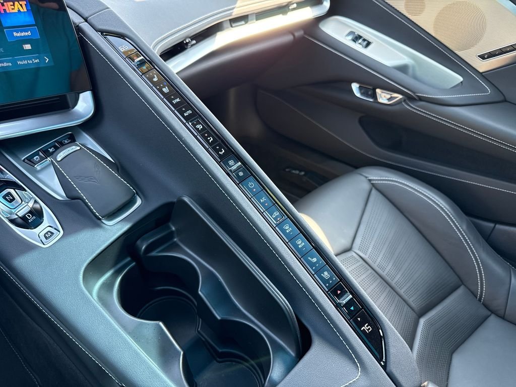 Used 2025 Arctic White Chevrolet Stingray image 19