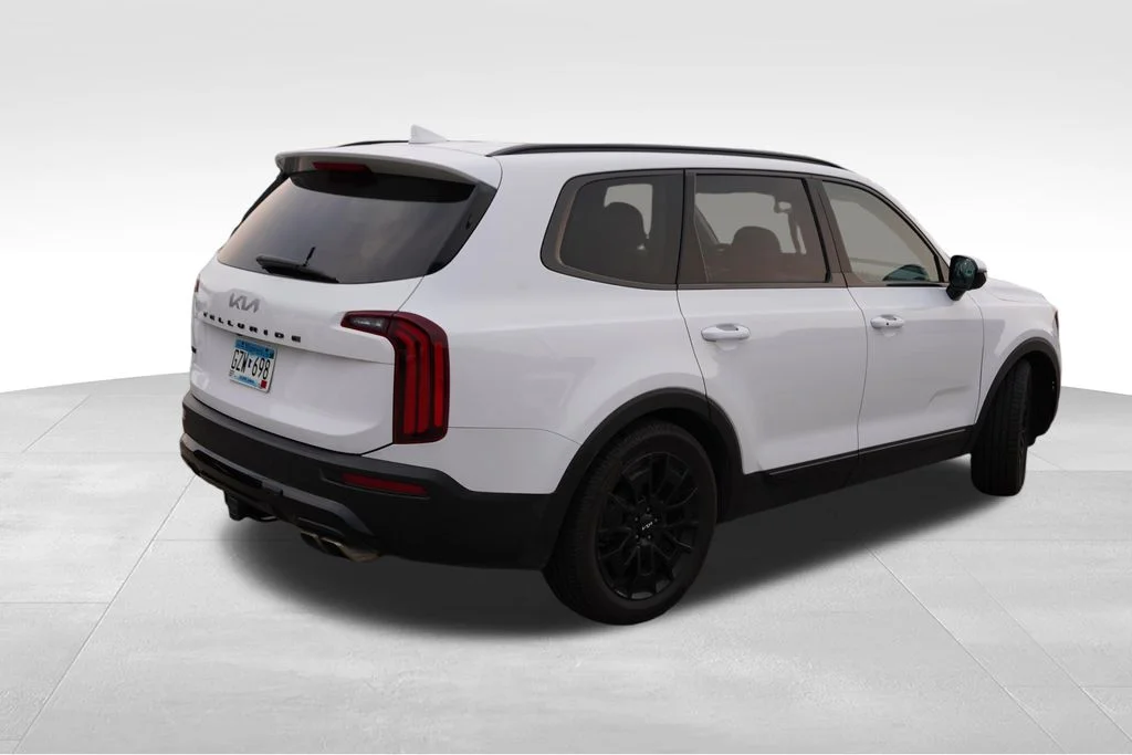 Used 2022 Glacial White Pearl Kia SX image 3