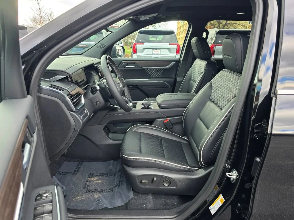2026 GMC Acadia Denali - Photo 14