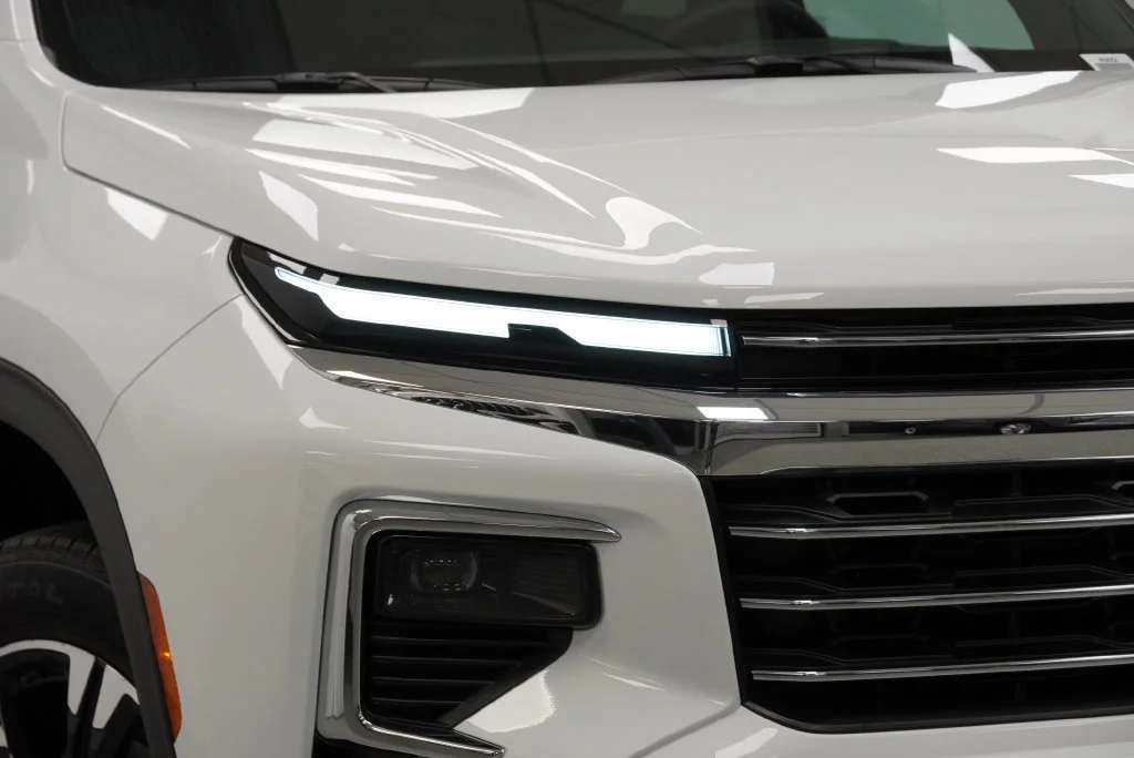 New 2027 Summit White Chevrolet LT image 9