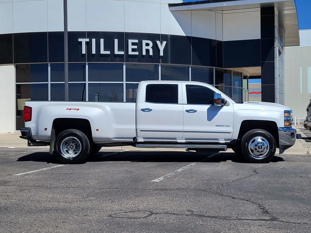 Used 2019 IRIDESCENT PEARL TRICOAT Chevrolet LTZ image 1