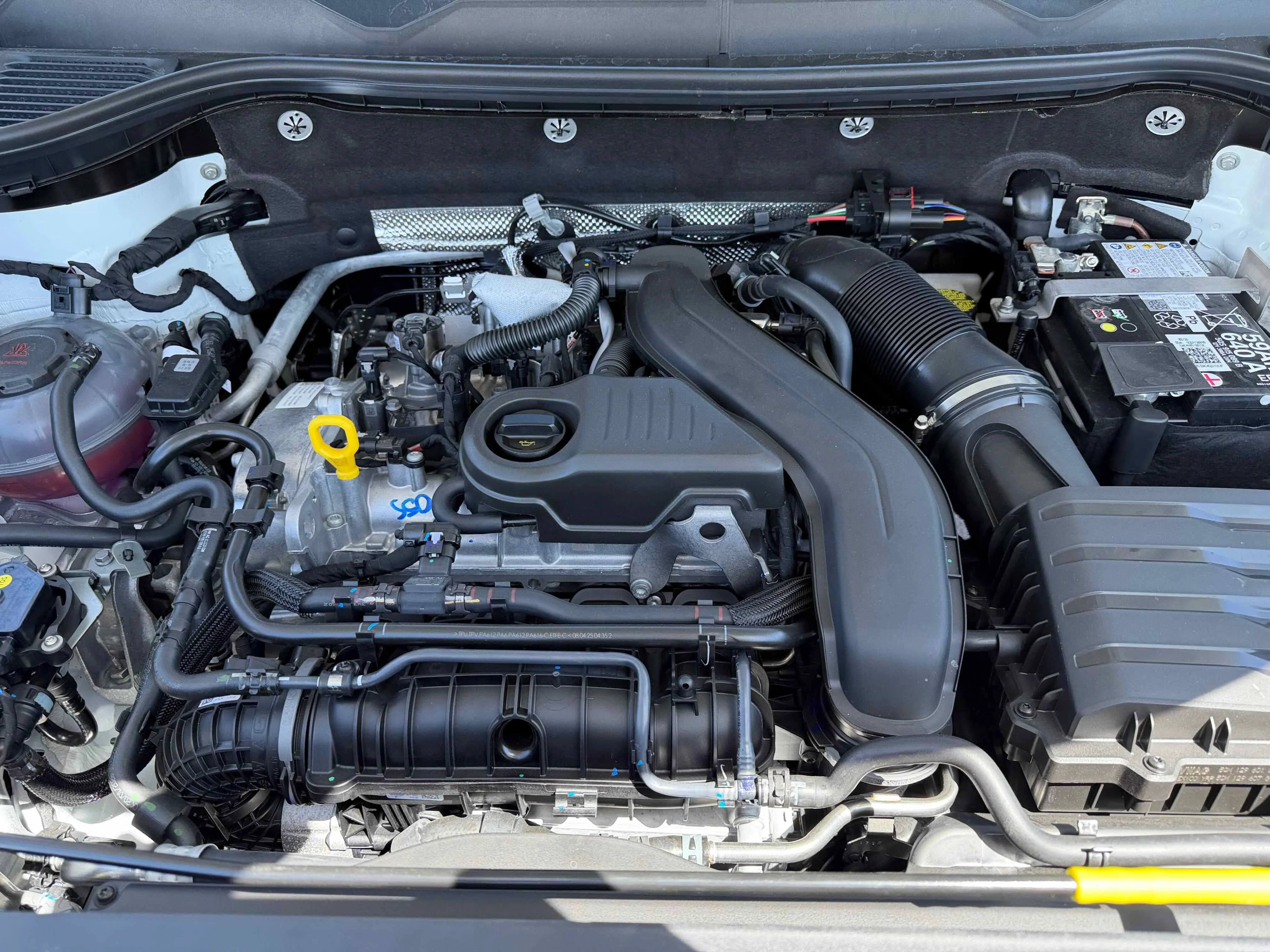 New 2026 Pure White Volkswagen SE image 13