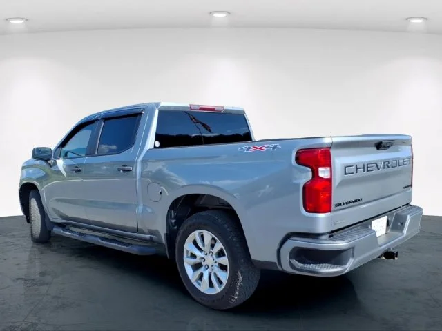 Used 2023 Gray Chevrolet Custom image 12