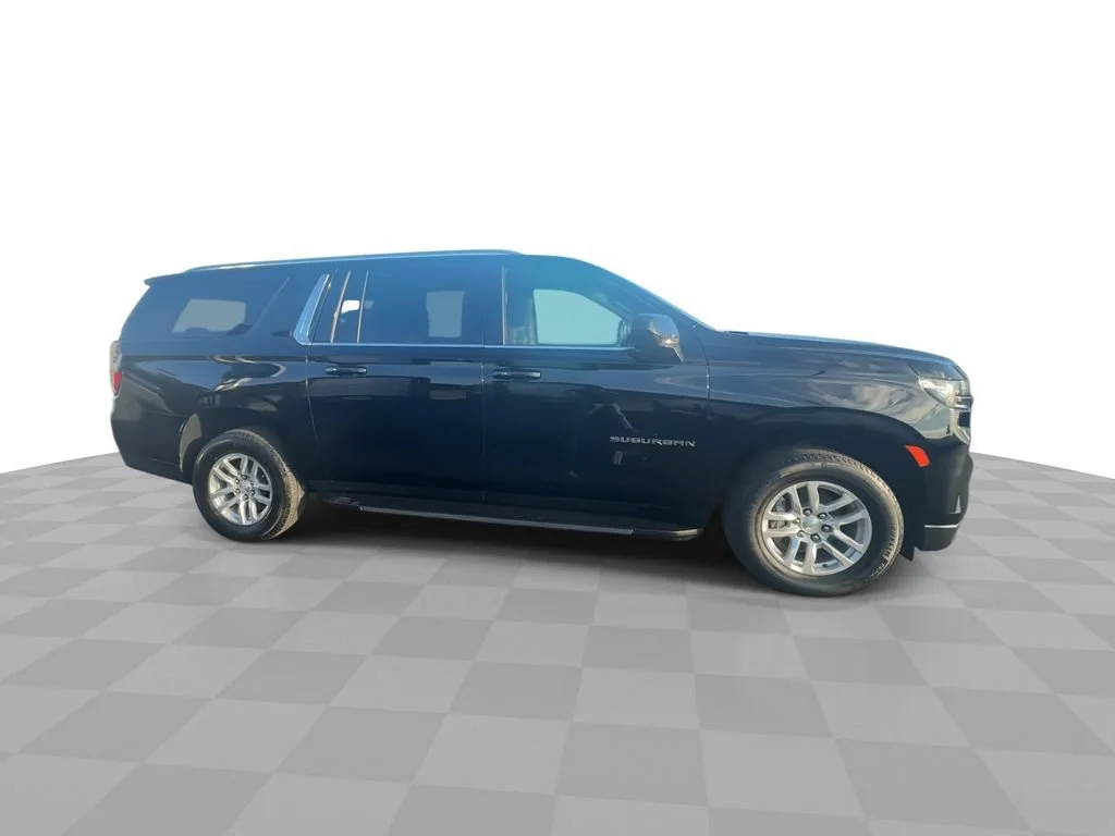 Used 2023 BLACK Chevrolet LT image 9