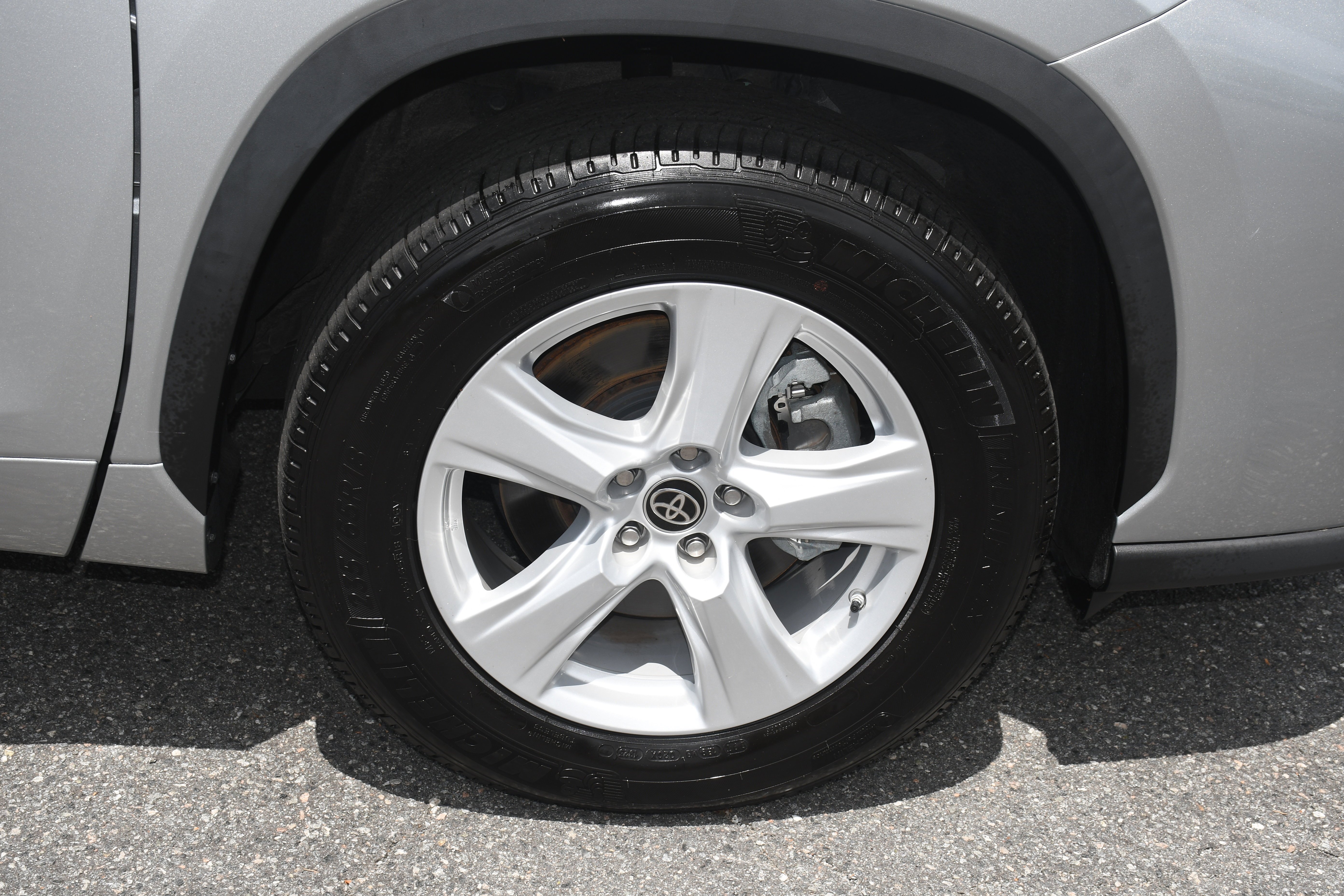 Used 2023 Silver Toyota LE image 19