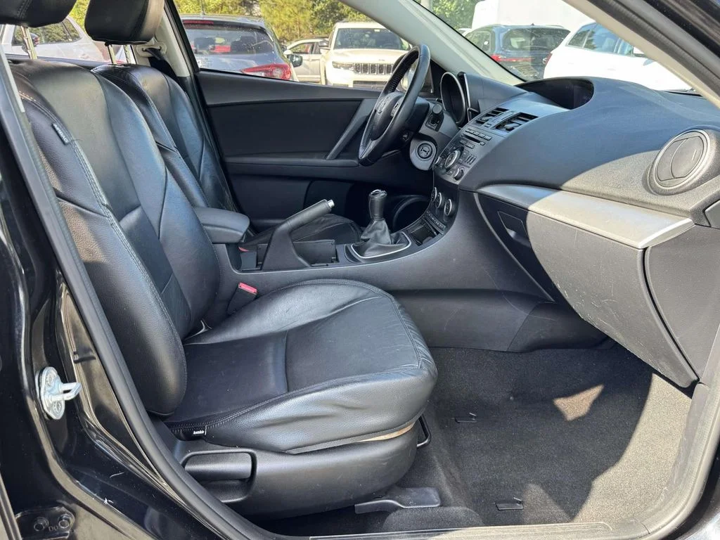 2013 Mazda MAZDA3 i Touring - Photo 16