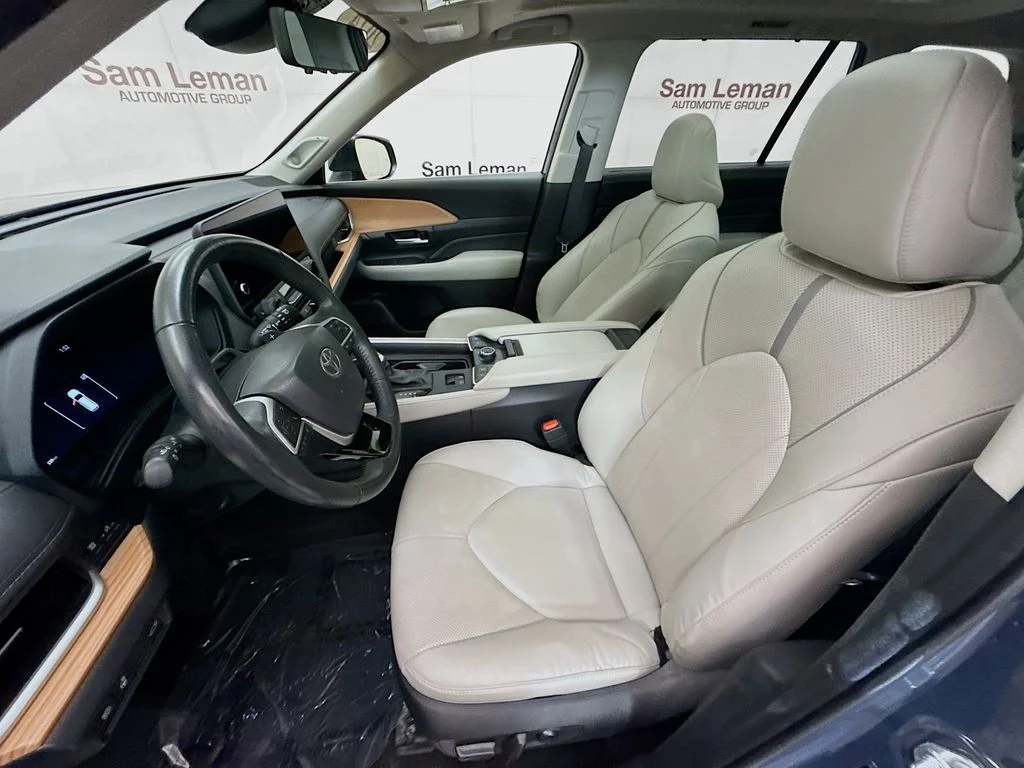 Used 2024 White Toyota Platinum image 21