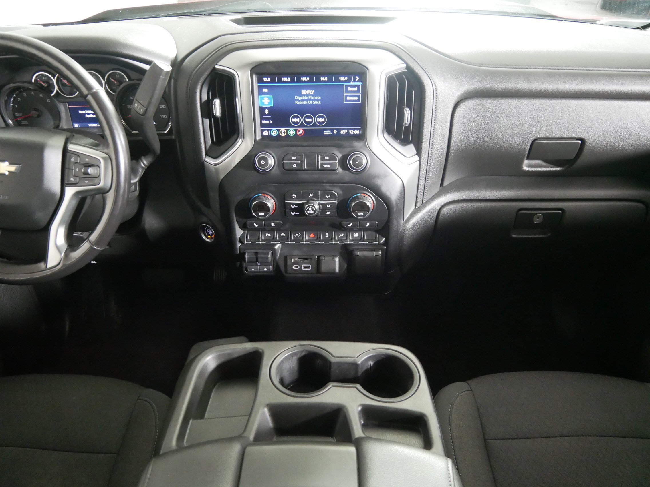 Used 2019 CAJUN RED TINTCOAT Chevrolet LT image 10