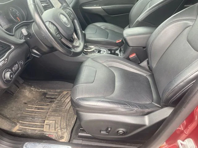Used 2020 Velvet Red Pearlcoat Jeep Limited image 13
