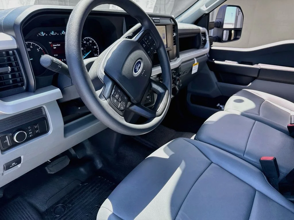 New 2026 Oxford White Ford F-250® XL image 9