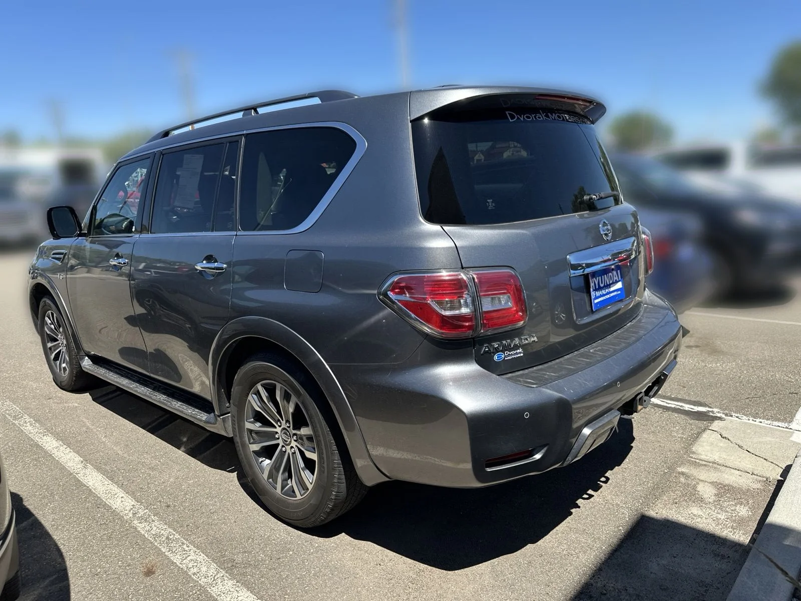 Used 2019 Gray Nissan SL image 4