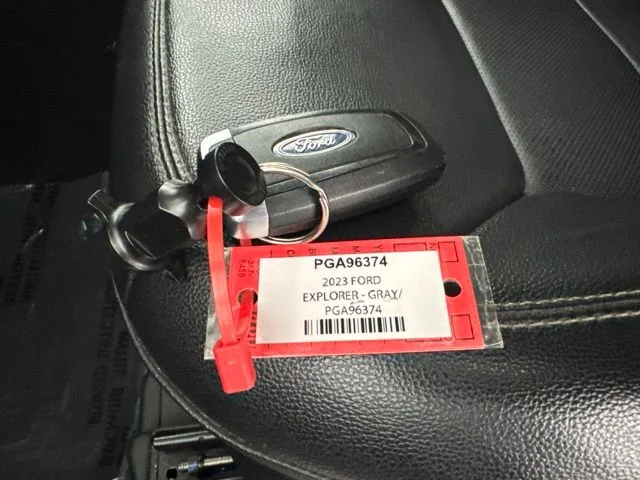 Used 2023 Gray Ford Limited image 29