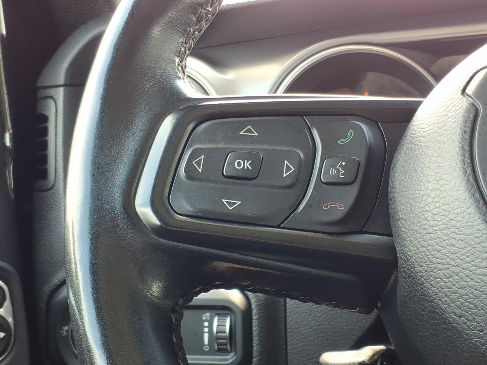 Used 2023 Black Clearcoat Jeep Sport S image 27