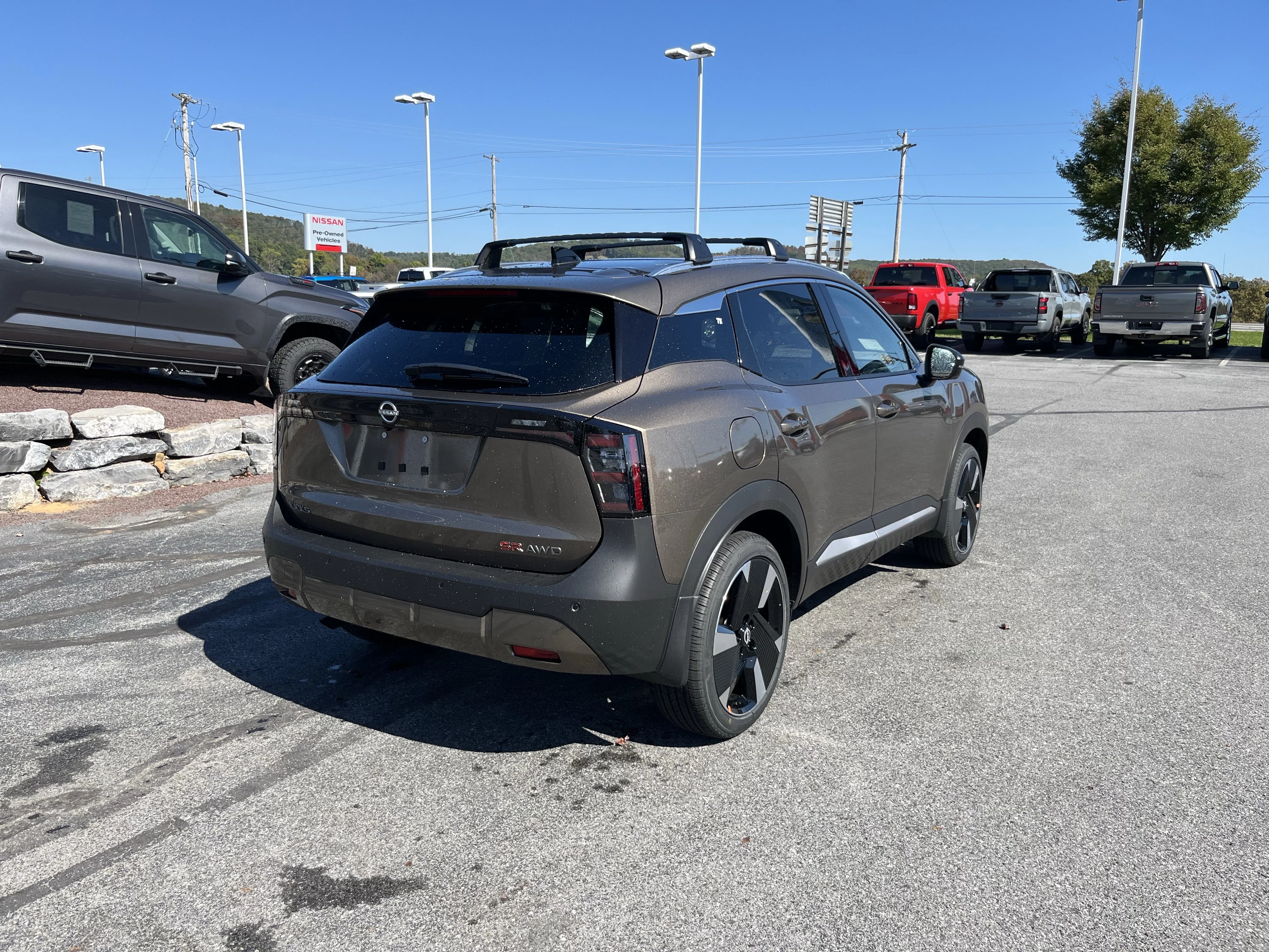 New 2026 Canyon Bronze Metallic Nissan SR image 3