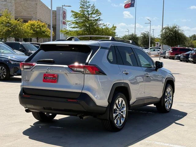 Certified Used 2022 SILVER SKY METALLIC Toyota XLE Premium image 5