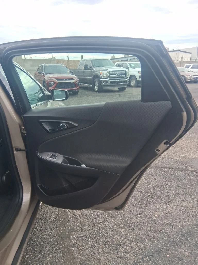 Used 2024 Gray Chevrolet LT image 7