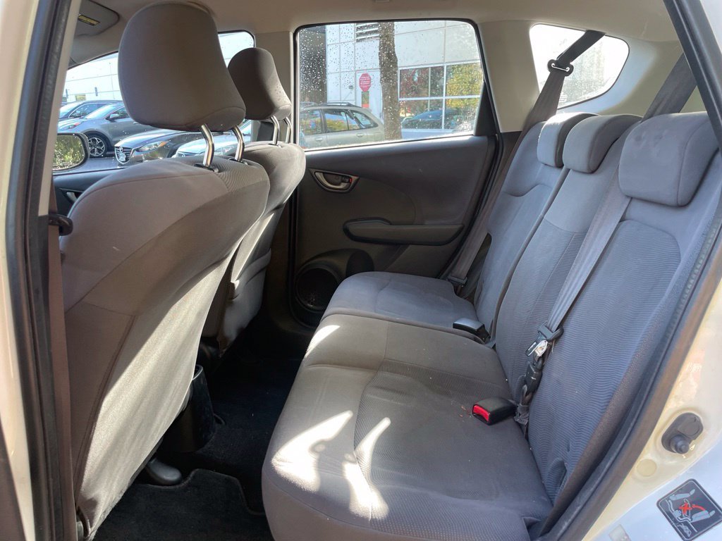 Used 2010 White Honda Base image 16