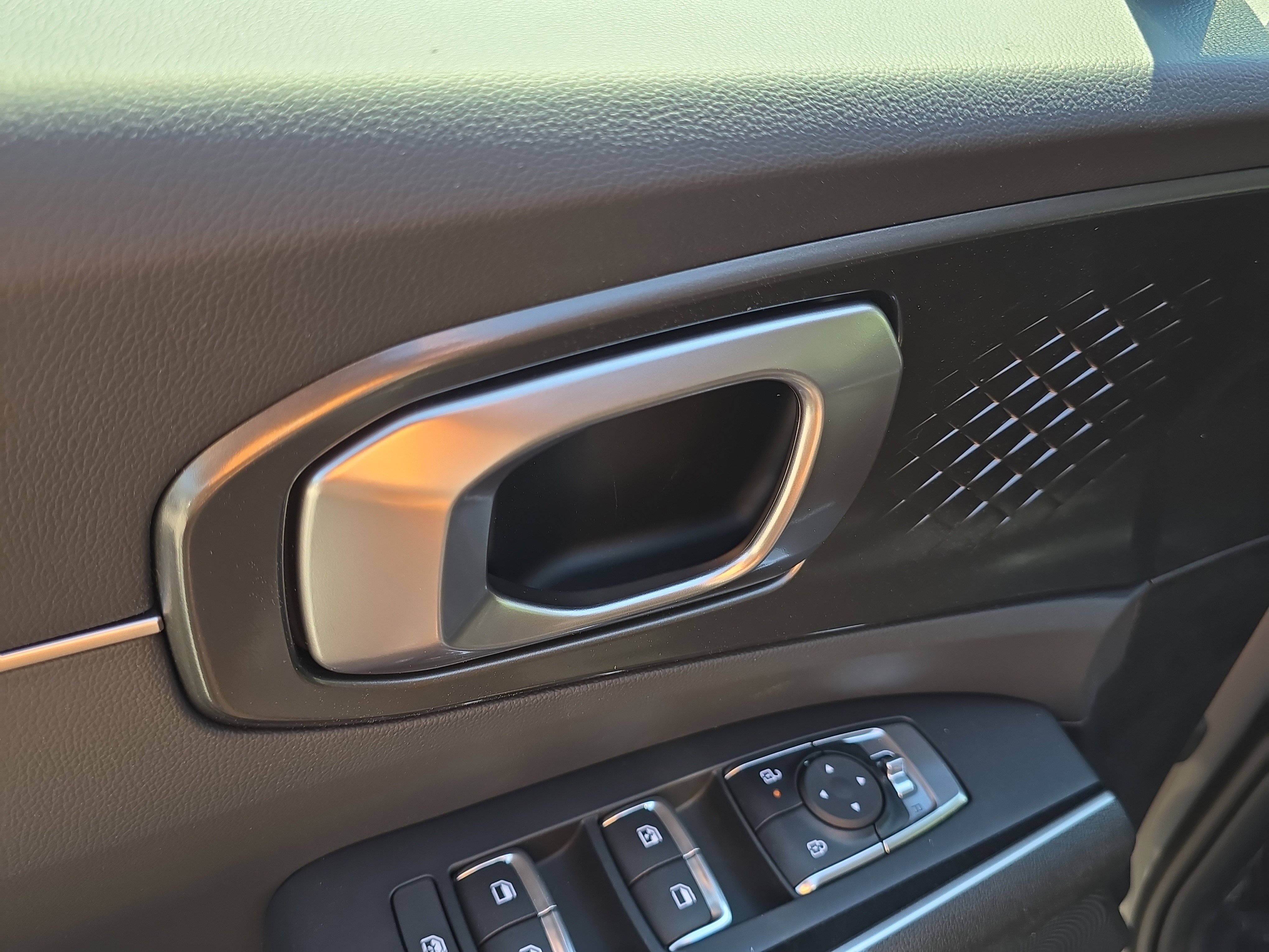 New 2026 Wolf Gray Kia S image 18