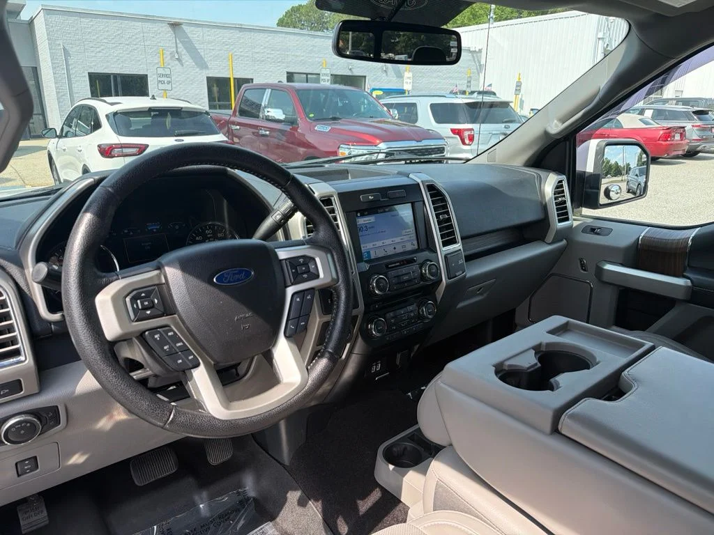 Used 2016 White Ford Lariat image 16