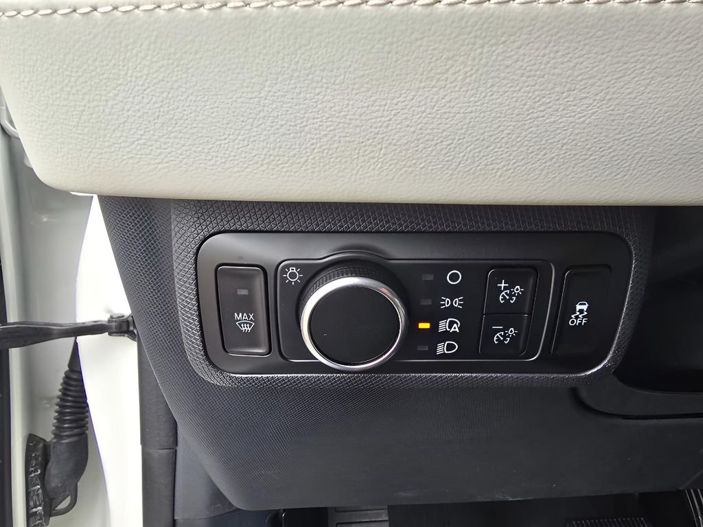 Used 2024 Star White Metallic Tri-Coat Ford Premium image 15