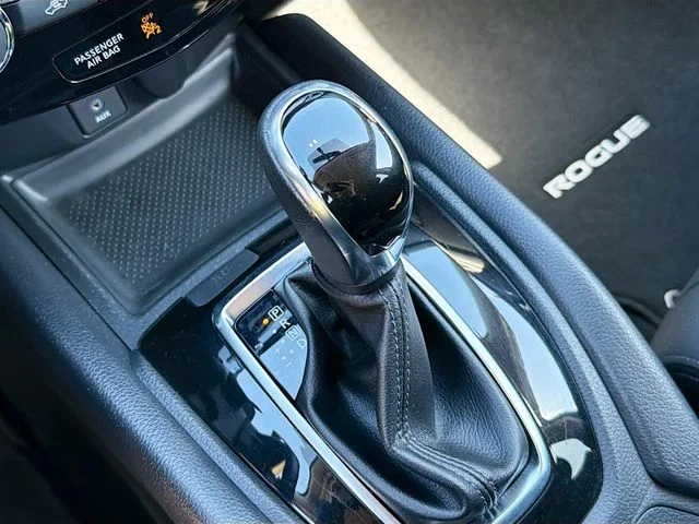 Used 2017 Gray Nissan SV image 18