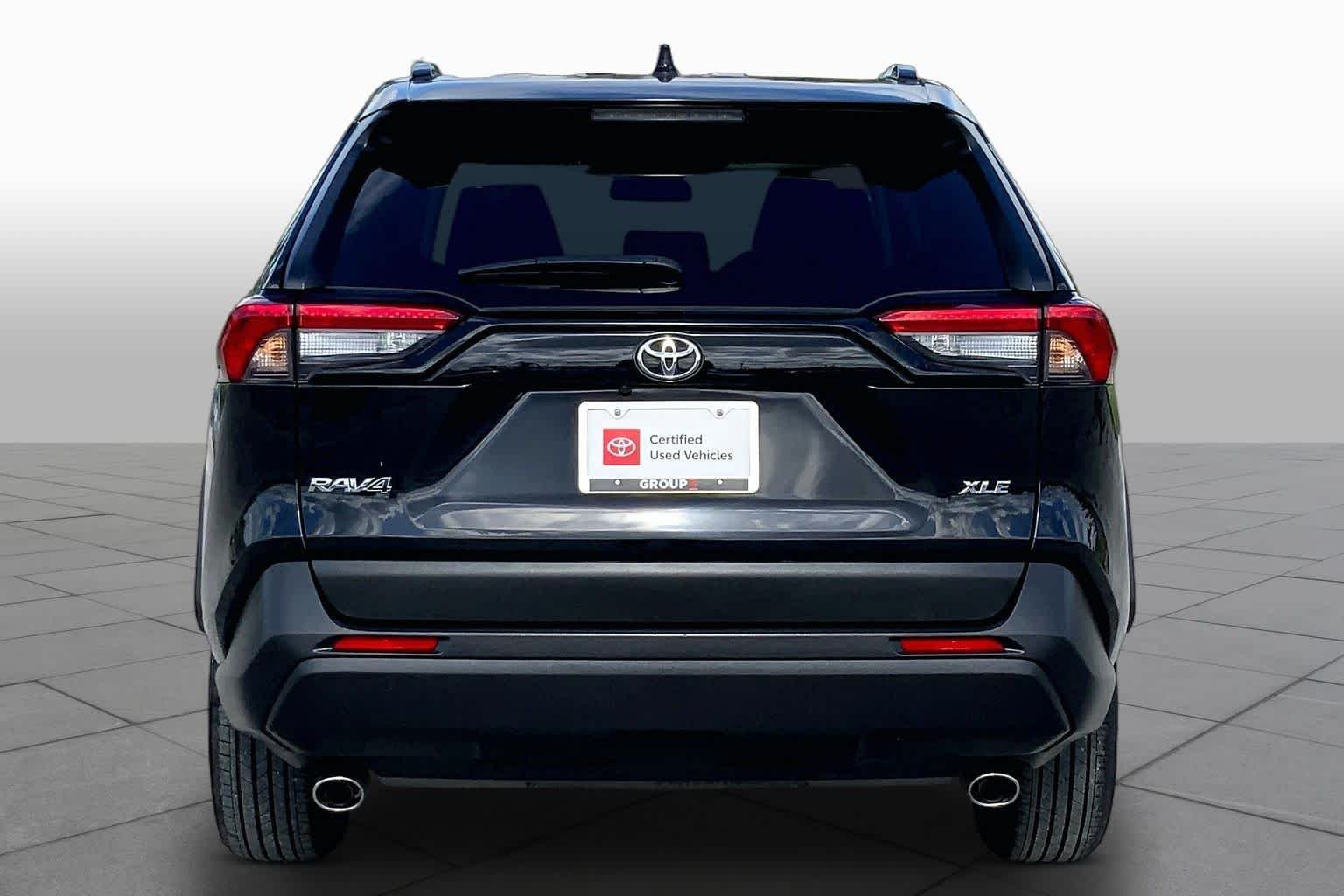 Used 2025 Midnight Black Metallic Toyota XLE image 5