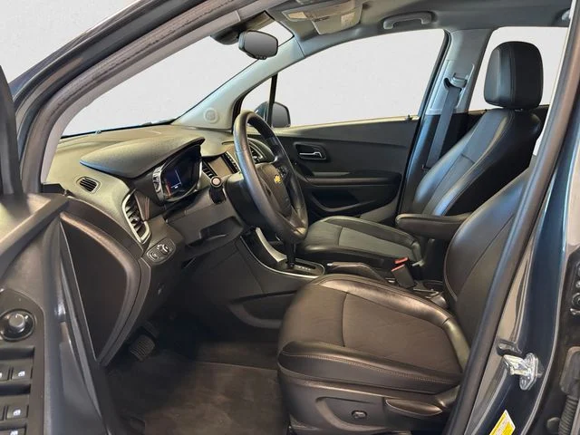 Used 2021 Gray Chevrolet LT image 10