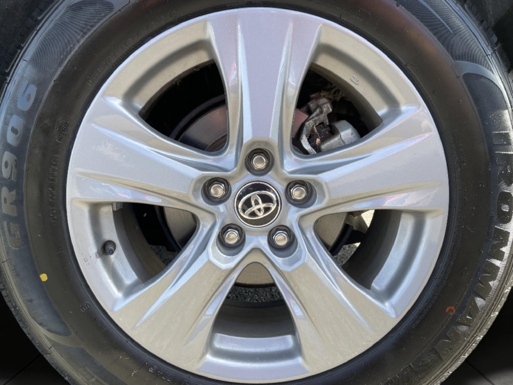 Used 2025 Midnight Black Metallic Toyota XLE image 27