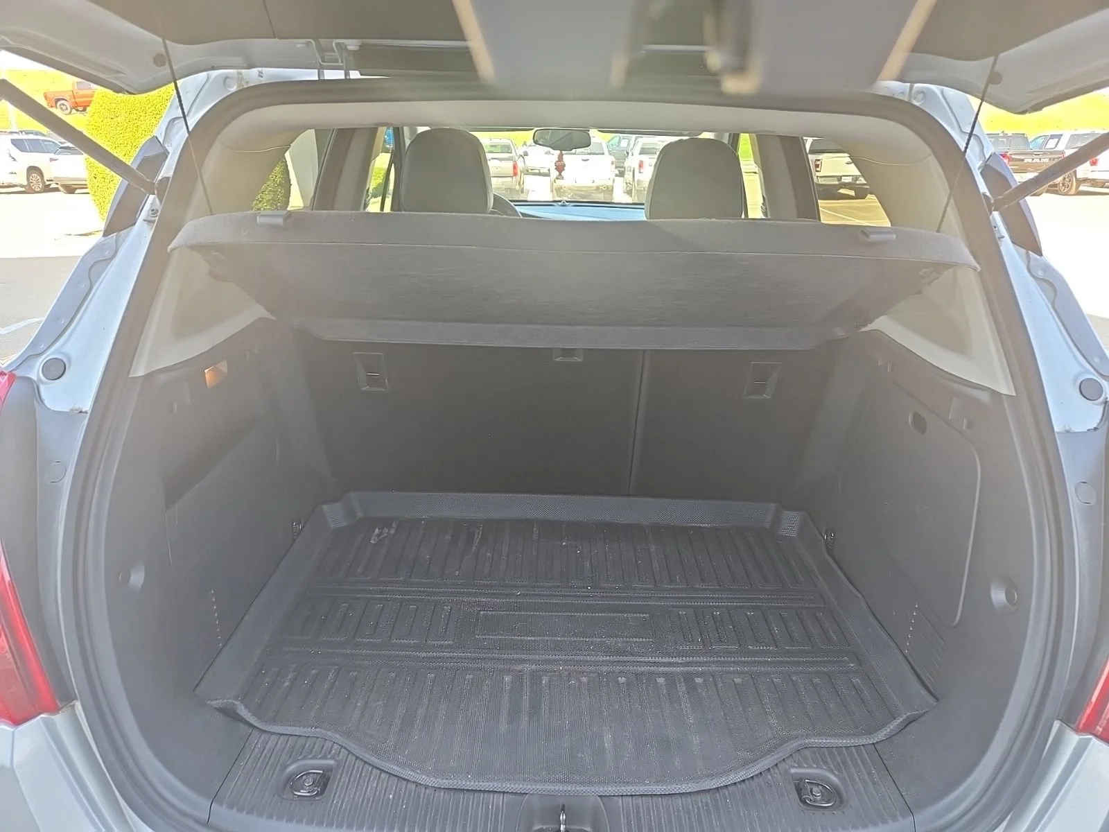 Used 2022 Includes (MDP) Anthracite lower exterior accent color, Paint code W598F.) Buick Preferred image 8
