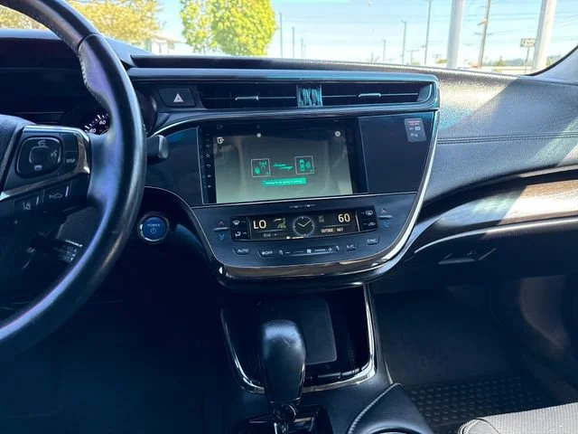 Used 2016 Mica Toyota XLE Premium image 19