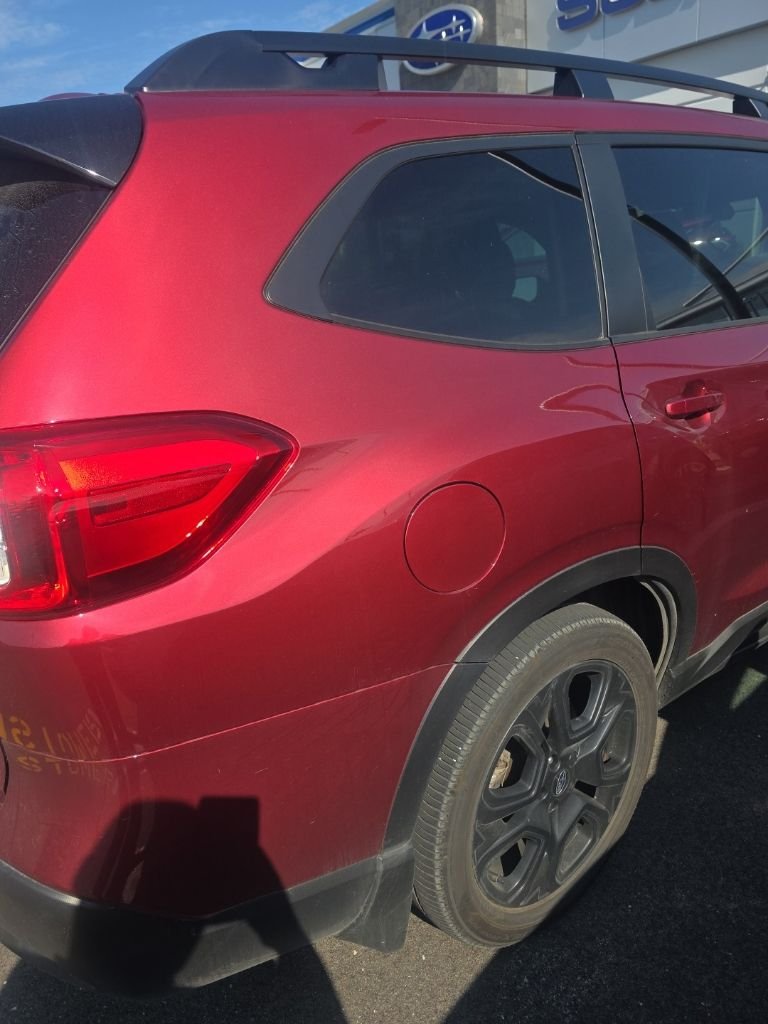 Used 2025 Crimson Red Pearl Subaru Onyx Edition image 11