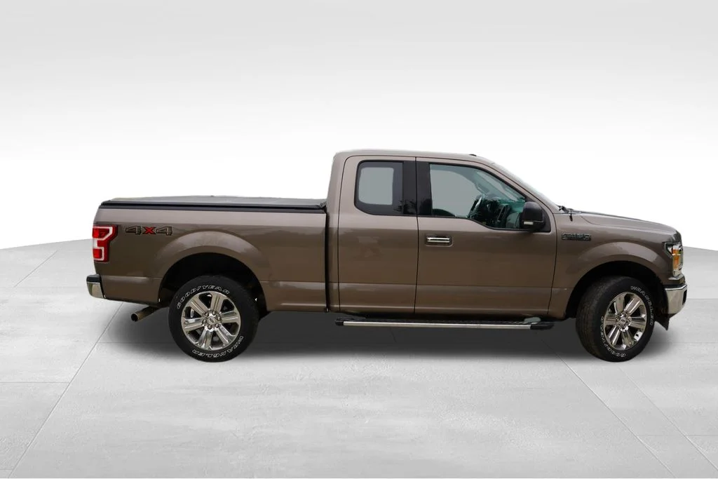 Used 2018 Gray Ford XLT image 2