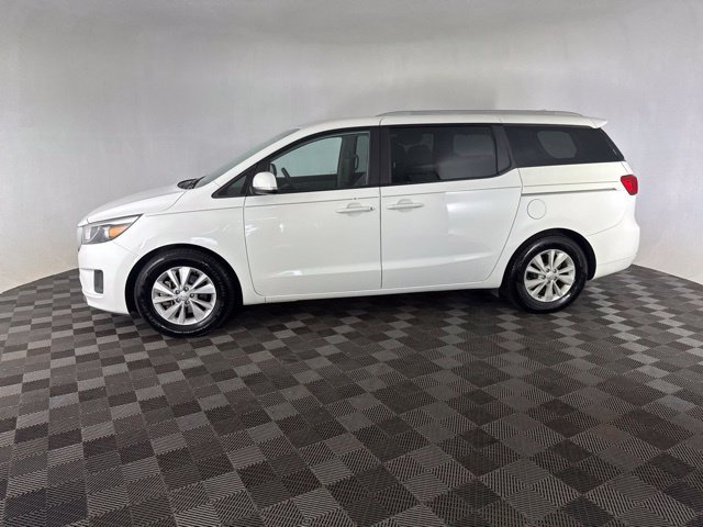 Used 2015 White Kia LX image 10