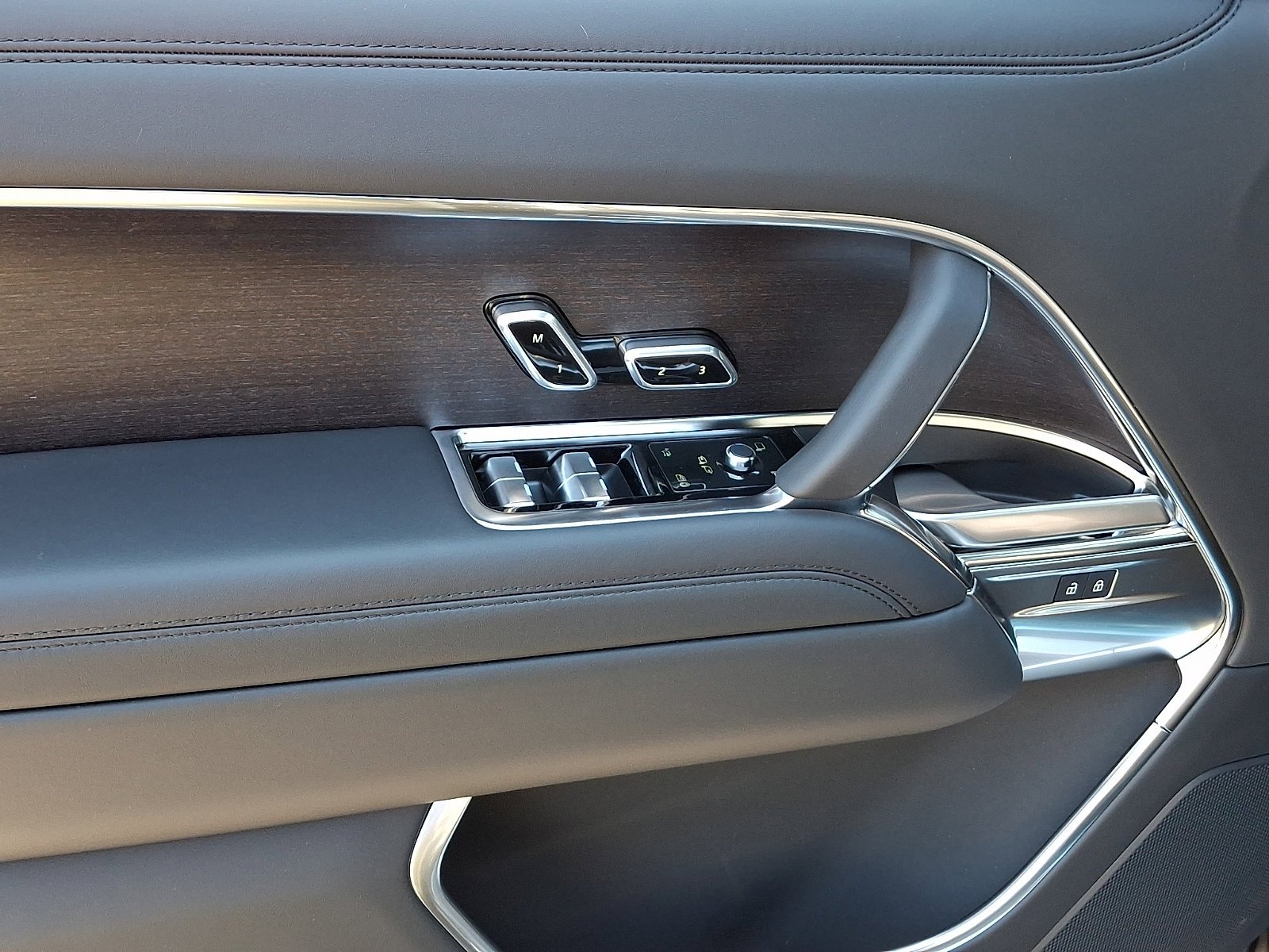 2026 Land Rover Range Rover SE - Photo 10