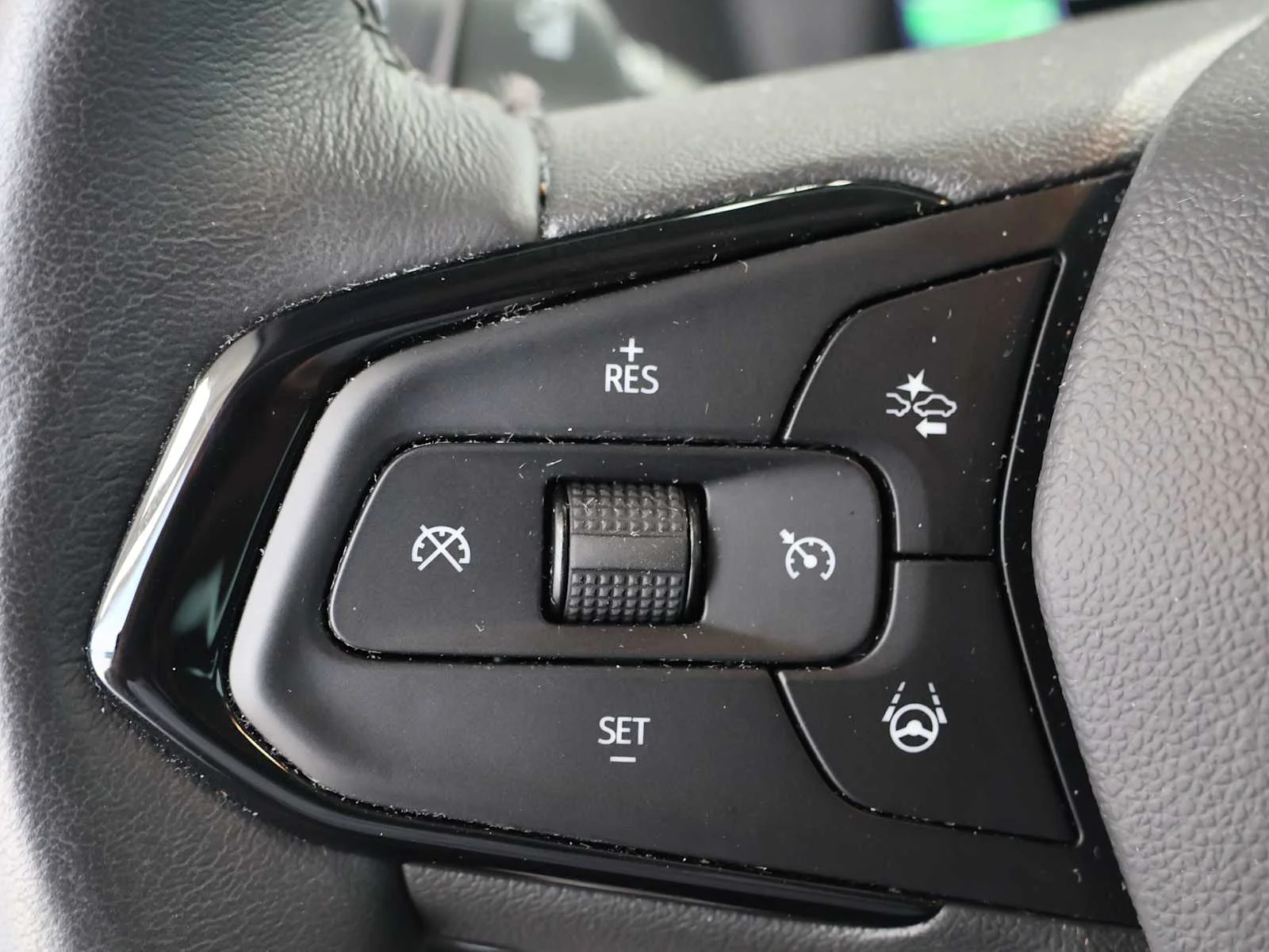 Used 2023 Summit White Chevrolet Premier image 22