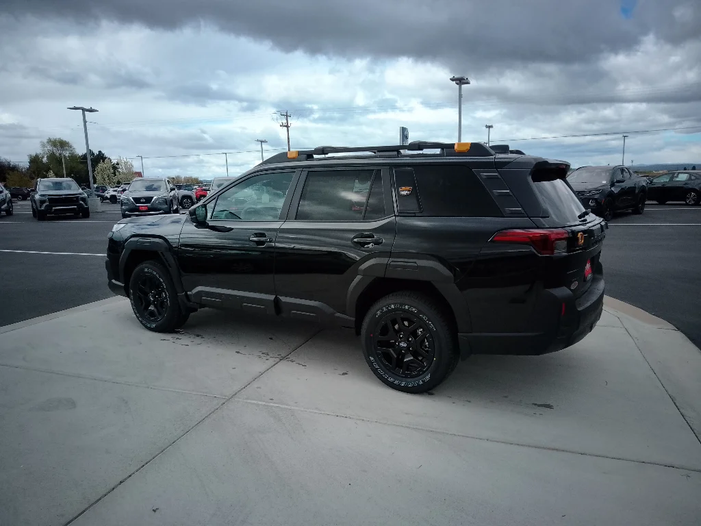 New 2026 CRYSTAL BLACK SILICA Subaru Wilderness image 5