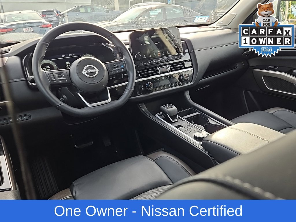 Used 2024 White Nissan Platinum image 13