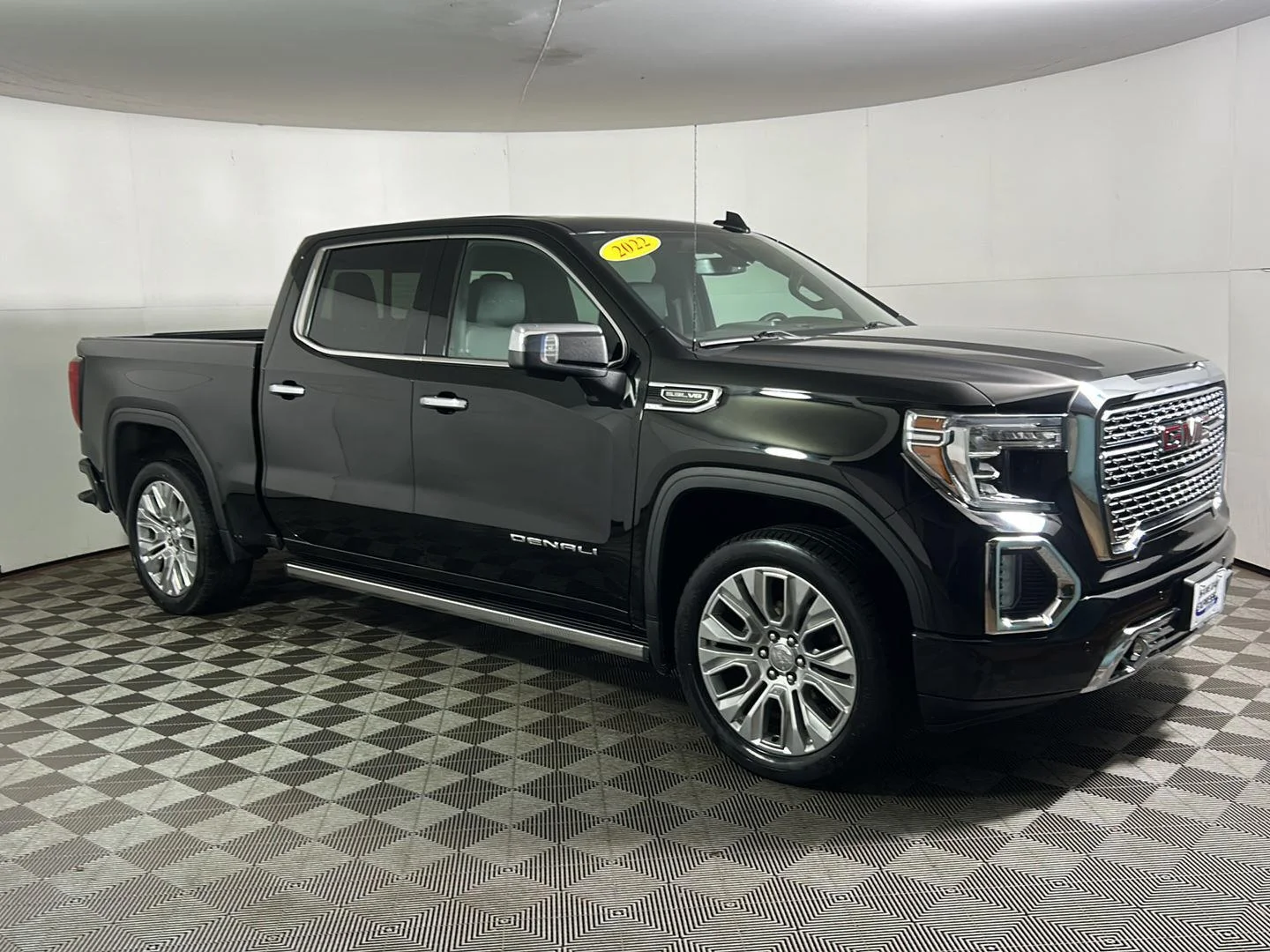 Used 2022 Onyx Black GMC Denali image 6